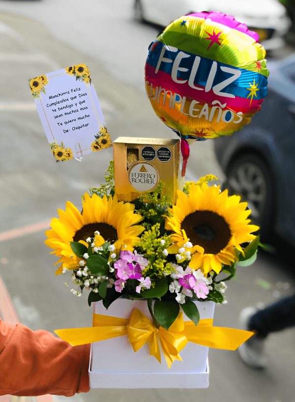 Arreglo girasoles, ferrero y globo R106