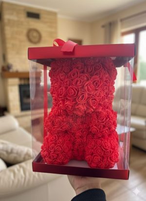 Oso en rosas en caja transparente R138